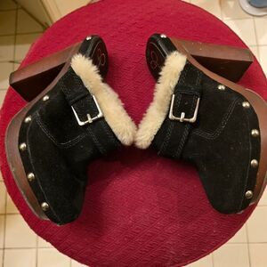 JESSICA SIMPSON BLACK SUEDE FUR TRIMMED MULES